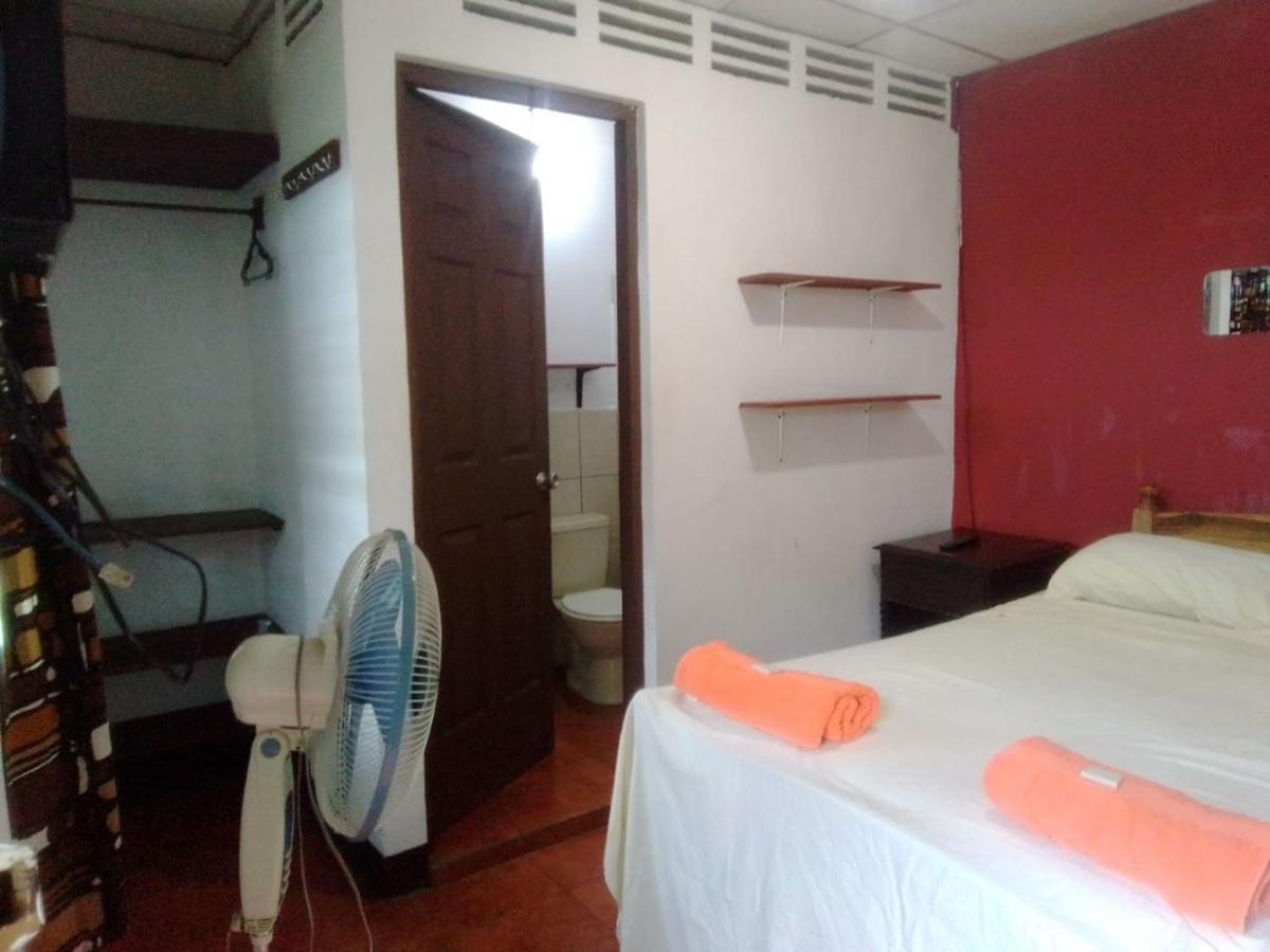 Hostal El Jardin León Εξωτερικό φωτογραφία