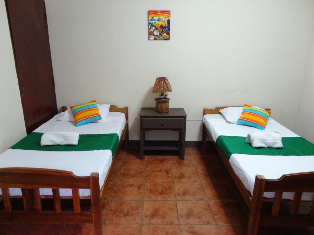 Hostal El Jardin León Εξωτερικό φωτογραφία