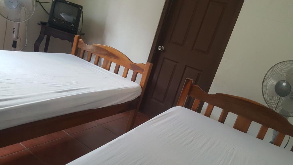 Hostal El Jardin León Εξωτερικό φωτογραφία