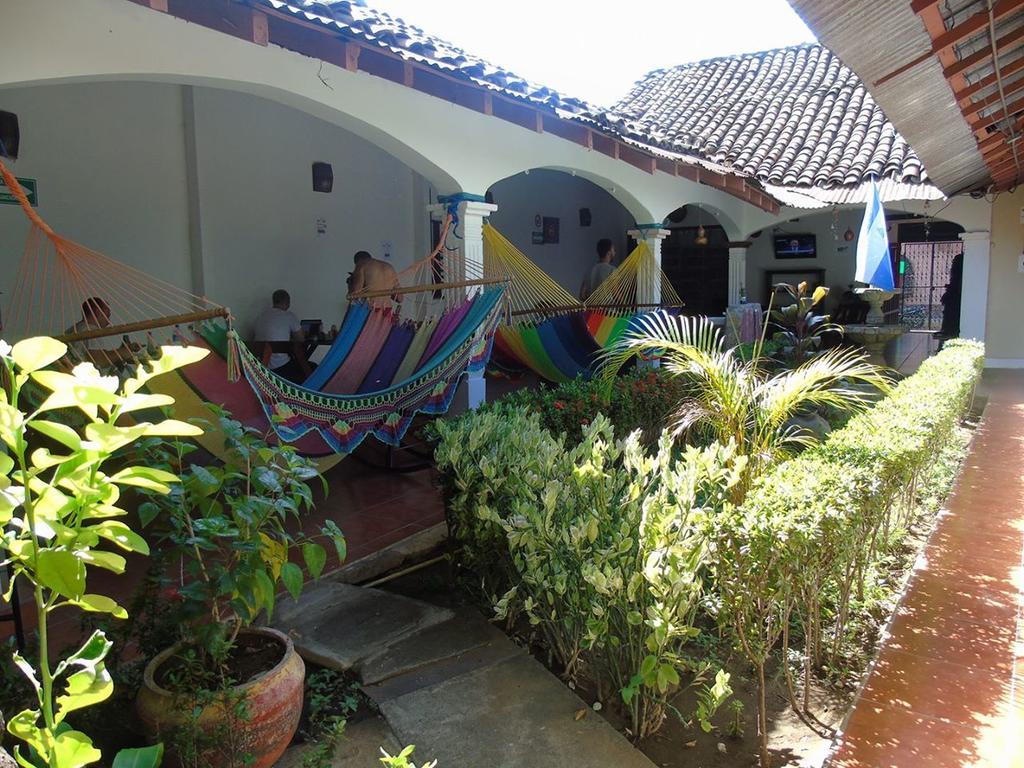 Hostal El Jardin León Εξωτερικό φωτογραφία